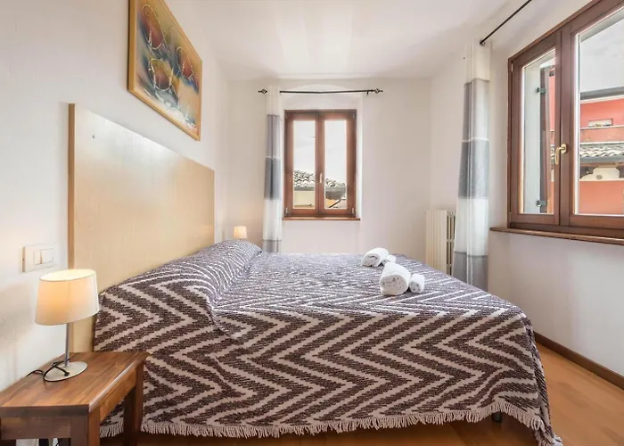 La Terrazza Del Borgo Con Parcheggio Апартаменты